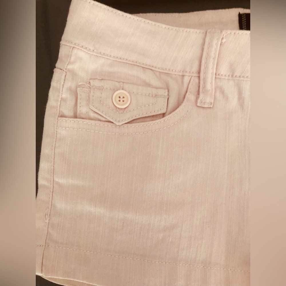 90’s NWT YMI light pink shorts. Size 5, fit like 3 imo, stretchy, textured. - Picture 6 of 6